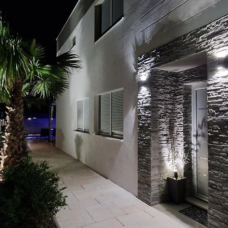 Villa Maris Nin Luaran gambar