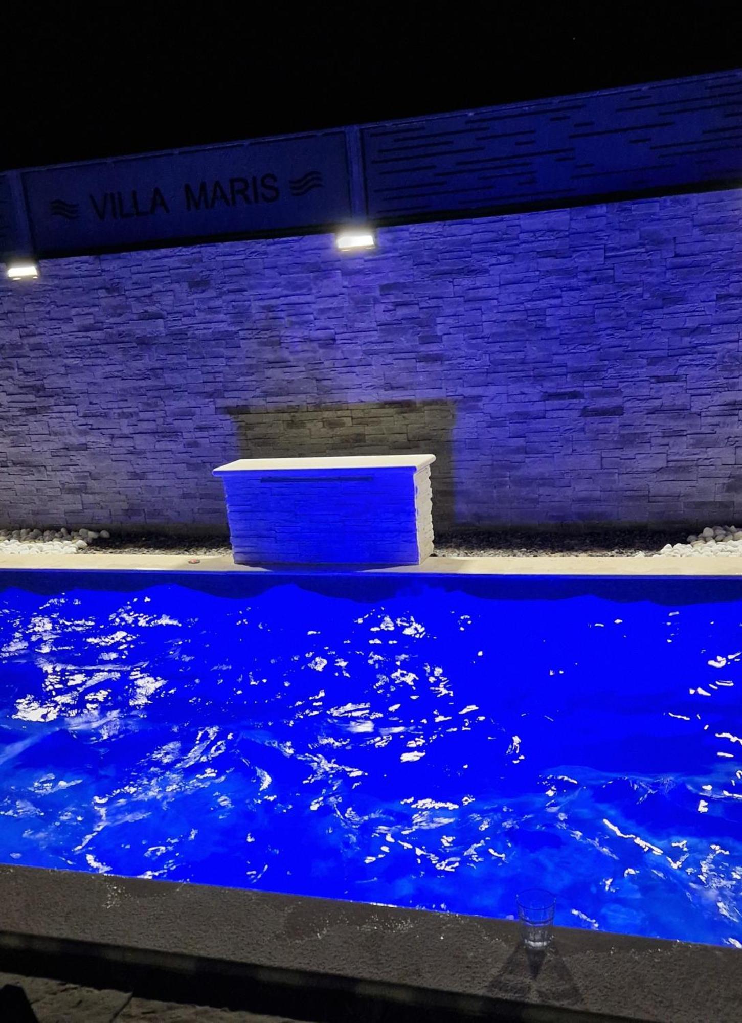 Villa Maris Nin Luaran gambar